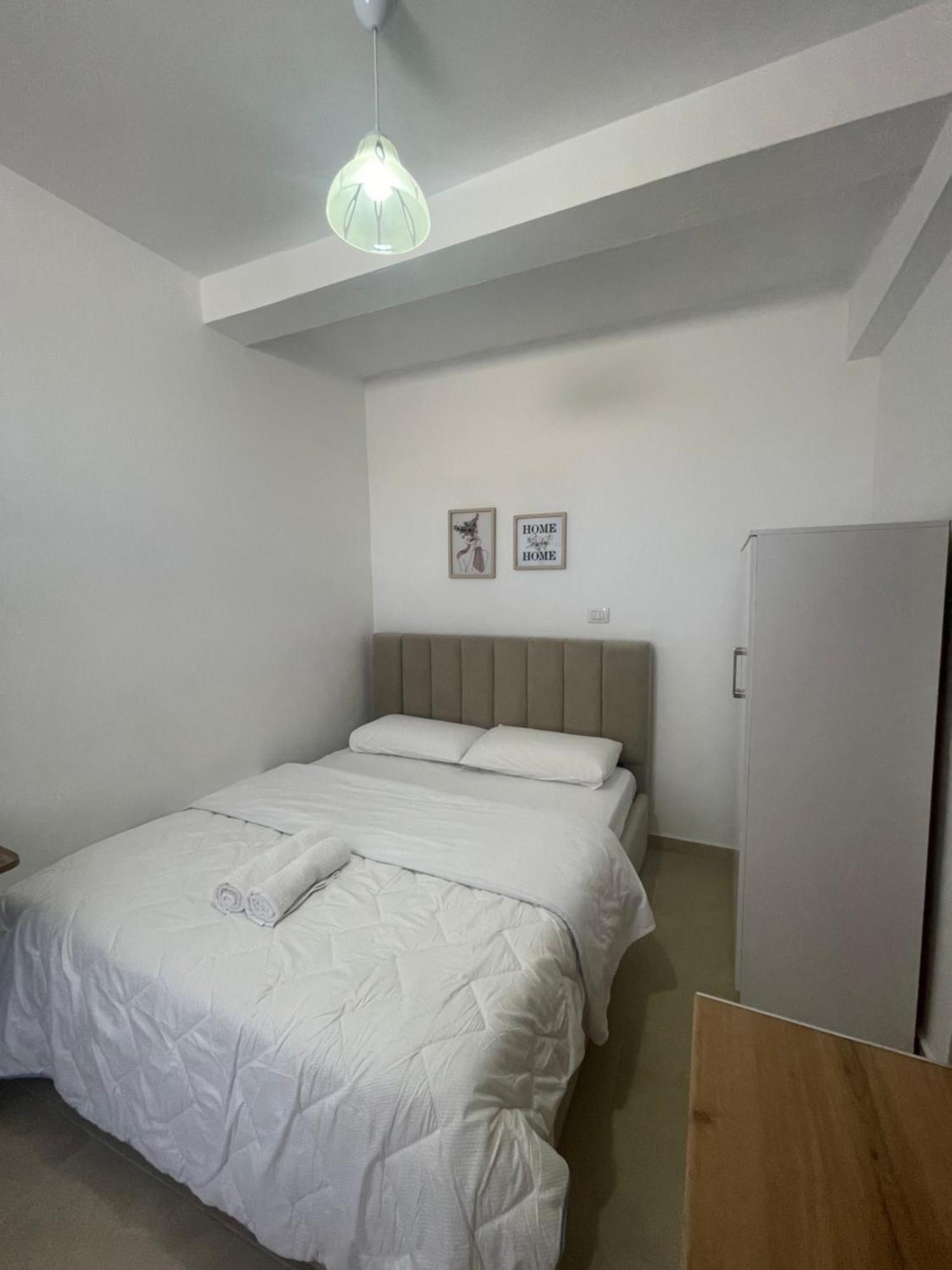 Rent Rooms Loren Vlorë 外观 照片